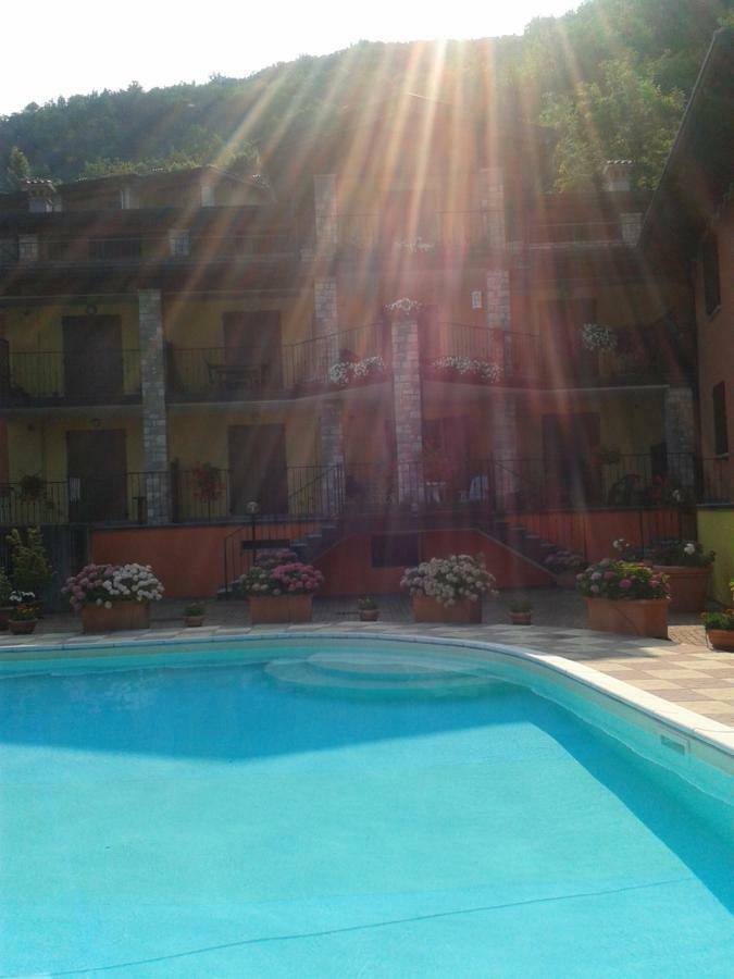 Relax Vista Lago Villanuova sul clisi Exterior photo